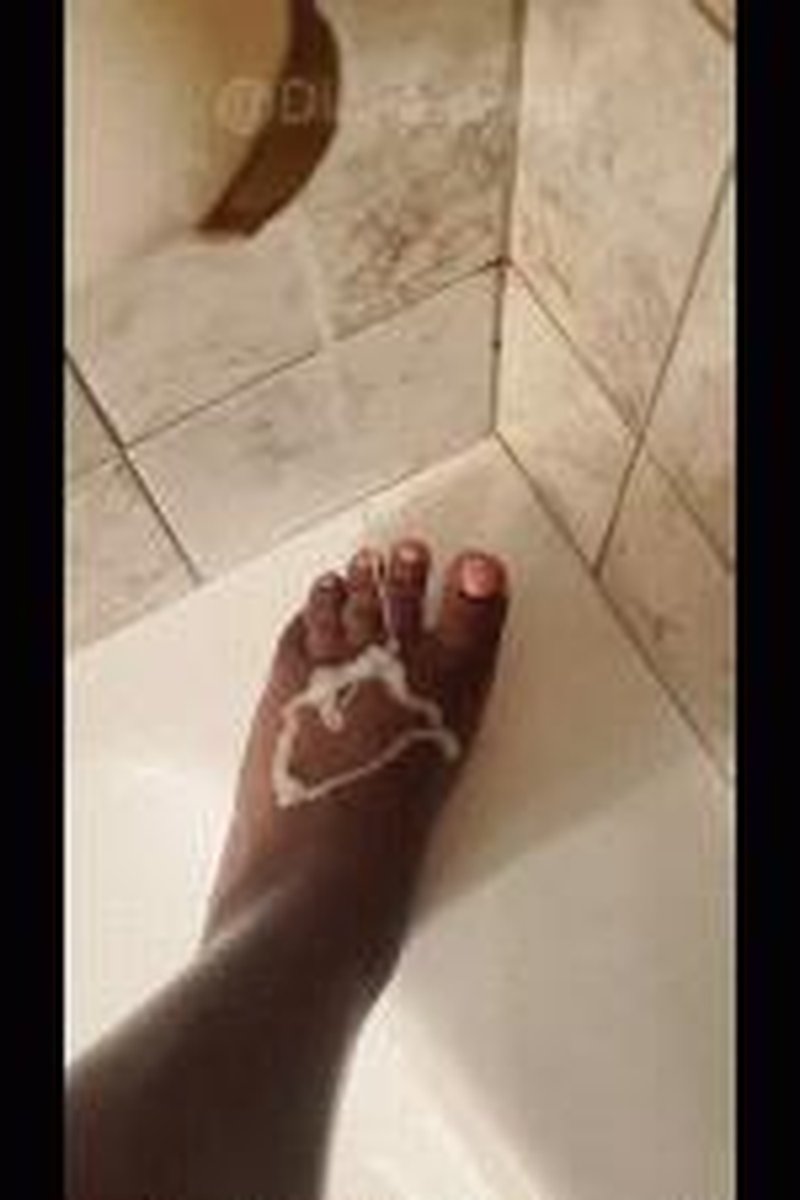 Squeaky Clean - Screenshot 1 of 4 - BBW