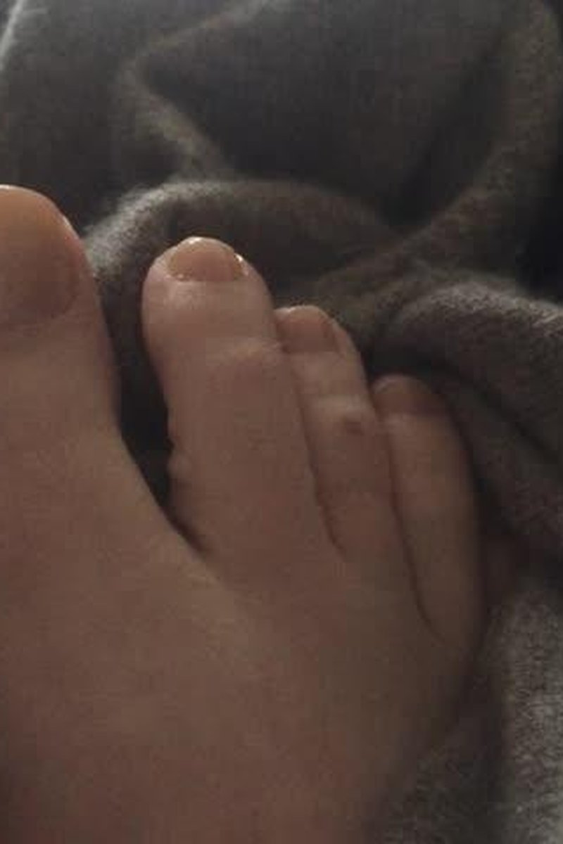 Cold Feet - Screenshot 1 of 4 - Foot Fetish