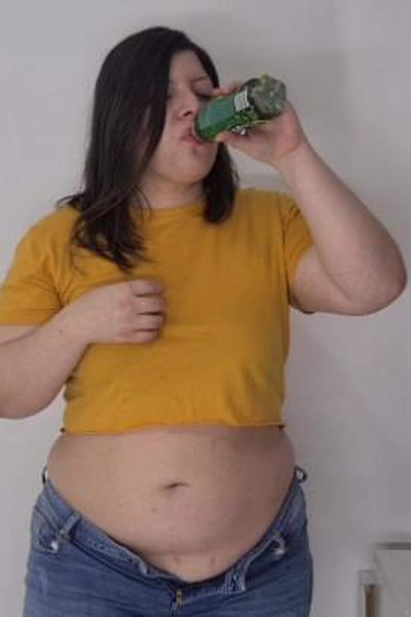 Burping - Screenshot 1 of 4 - Belly Fetish