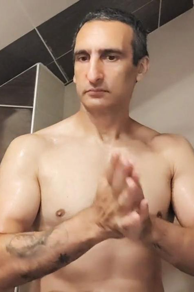 Shower Prep Massage - Screenshot 1 of 4 - Amateur