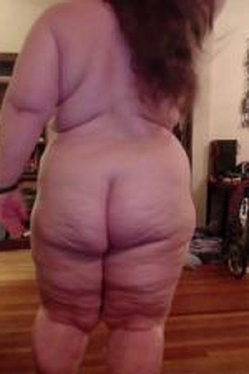 Runway Walk - Screenshot 1 of 4 - BBW