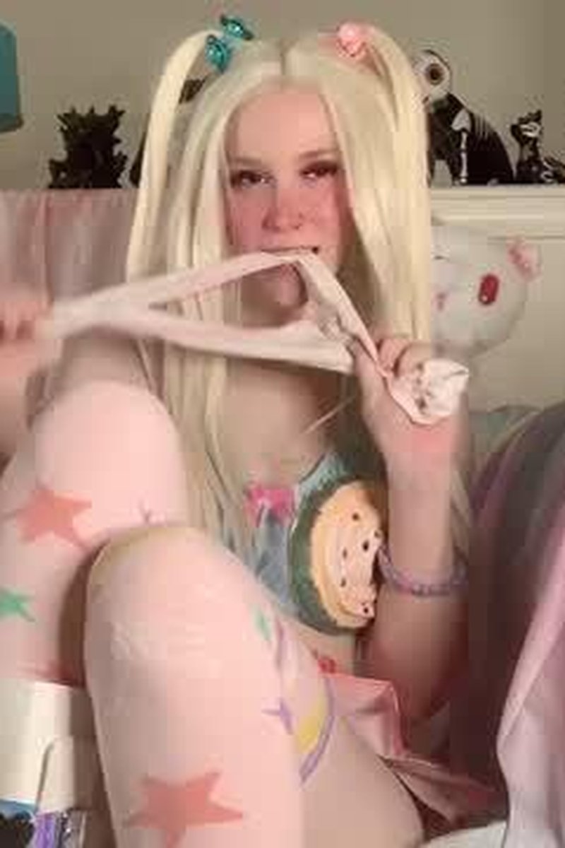 Candy Lover - Screenshot 1 of 4 - Big Tits