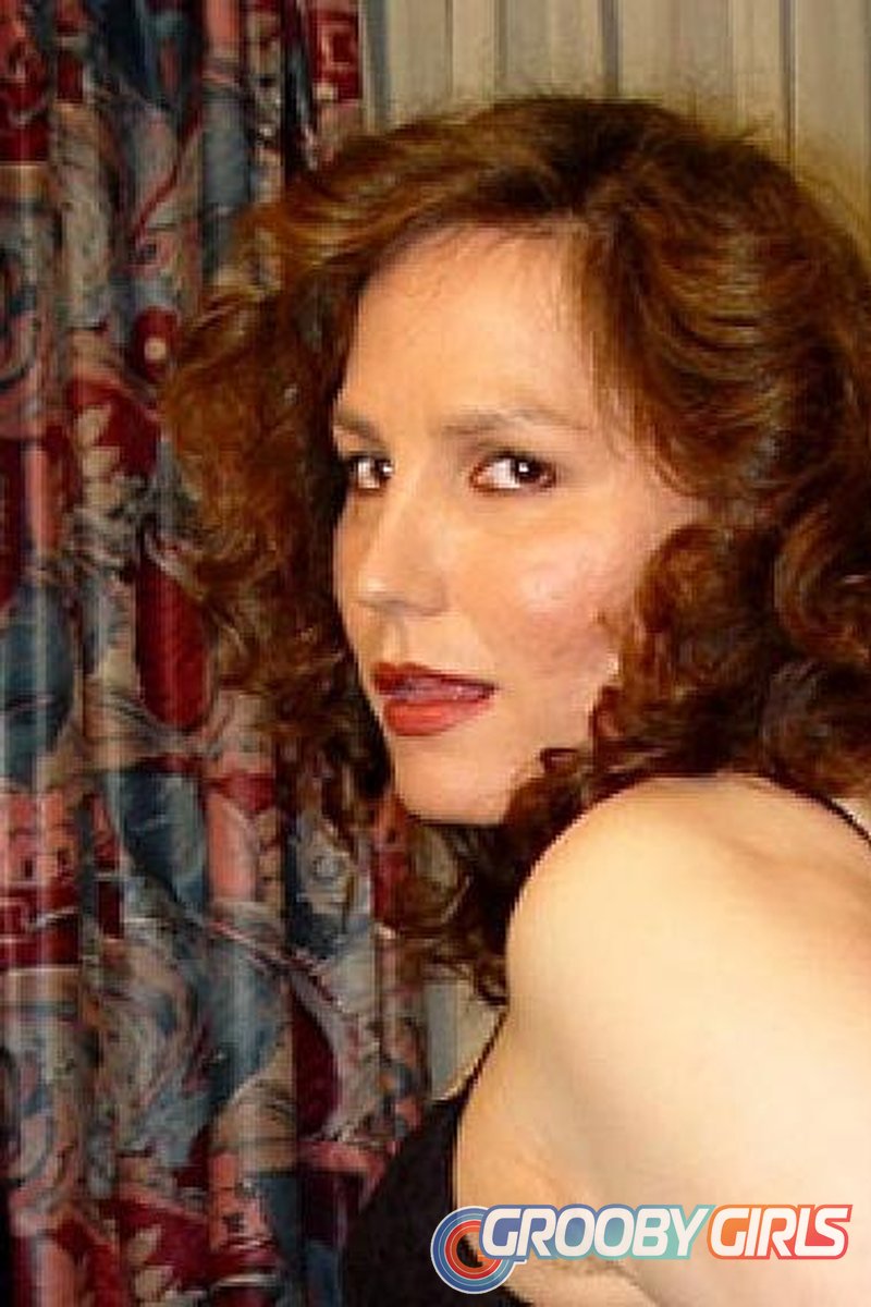 Horny Julia - Screenshot 1 of 4 - Transgender