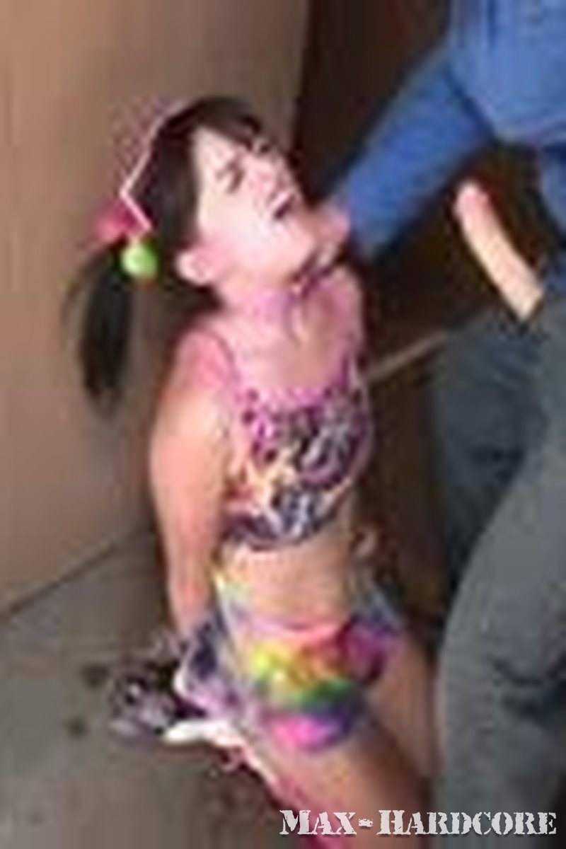 Fuck Muffin Farrah Gets Solarized in Skates by Max Hardcore! - Screenshot 1 of 4 - Anal