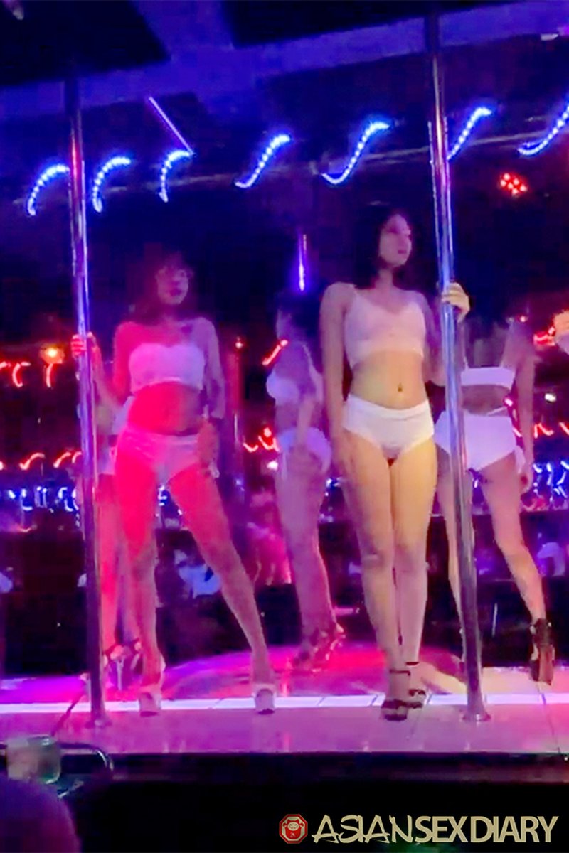 Pattaya Barhopping for Pussy - Screenshot 1 of 4 - Asian
