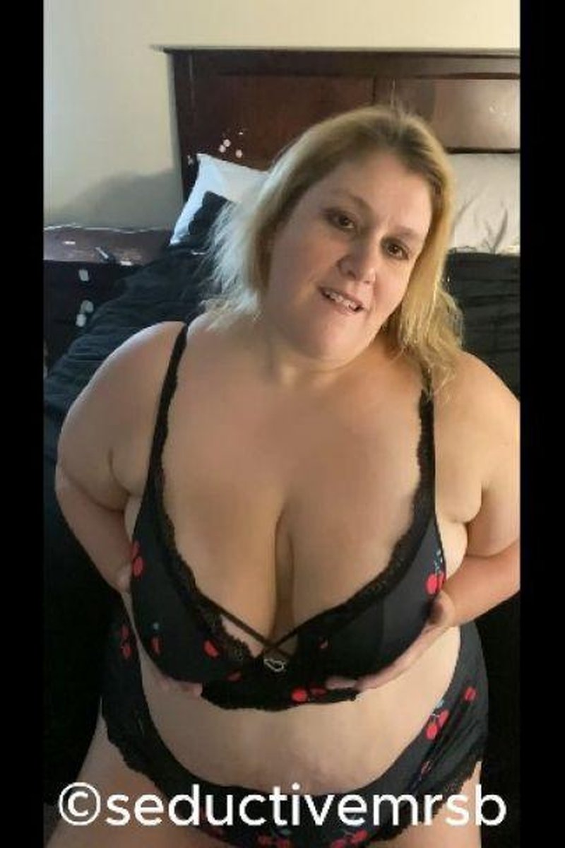 Black Cherry Tease - Screenshot 1 of 4 - BBW