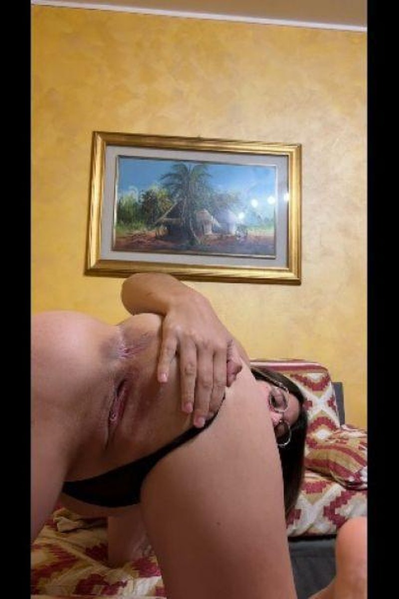 Smoking Hot Pussy Play Up Close - Screenshot 1 of 4 - Ass Worship