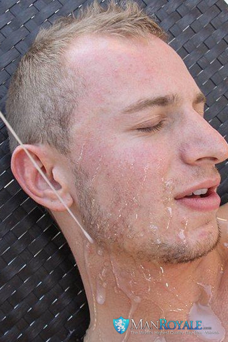 Poolside Pumping - Screenshot 1 of 4 - Anal