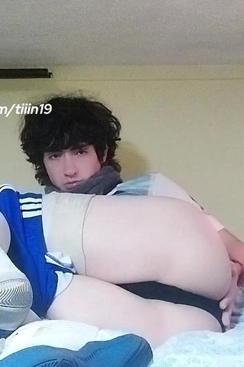 TP-tiiin19-fem-football-boy-pounding-himself-until-he-cums