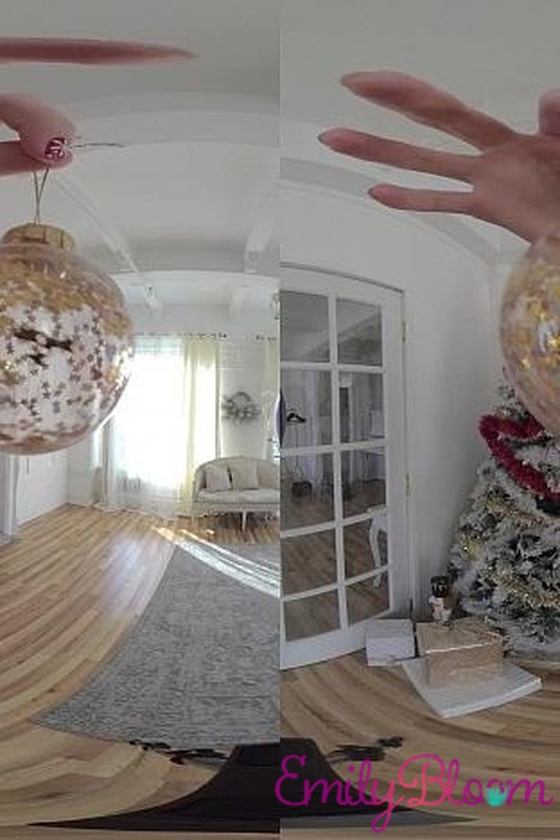 White Xmas VR - Screenshot 1 of 4 - Big Tits