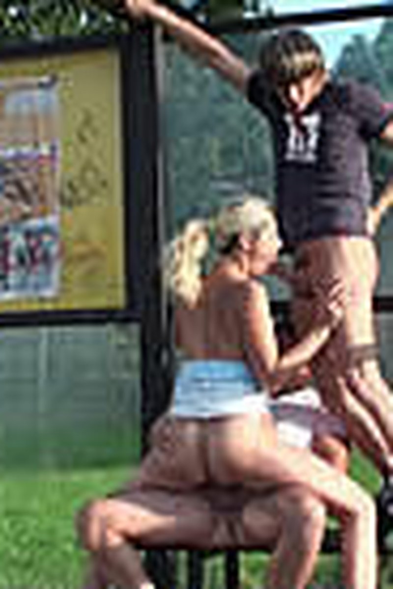Bus Stop - Screenshot 1 of 4