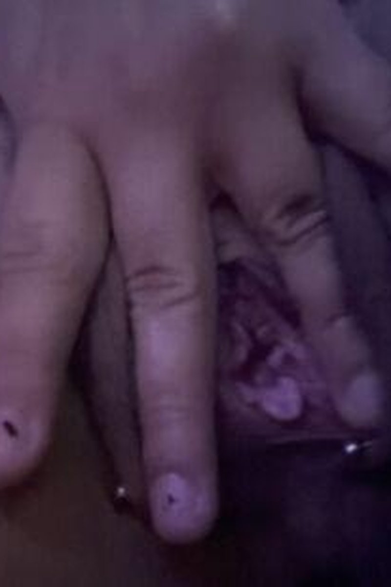 Up Close Pussy Play - Screenshot 1 of 4 - Close Up