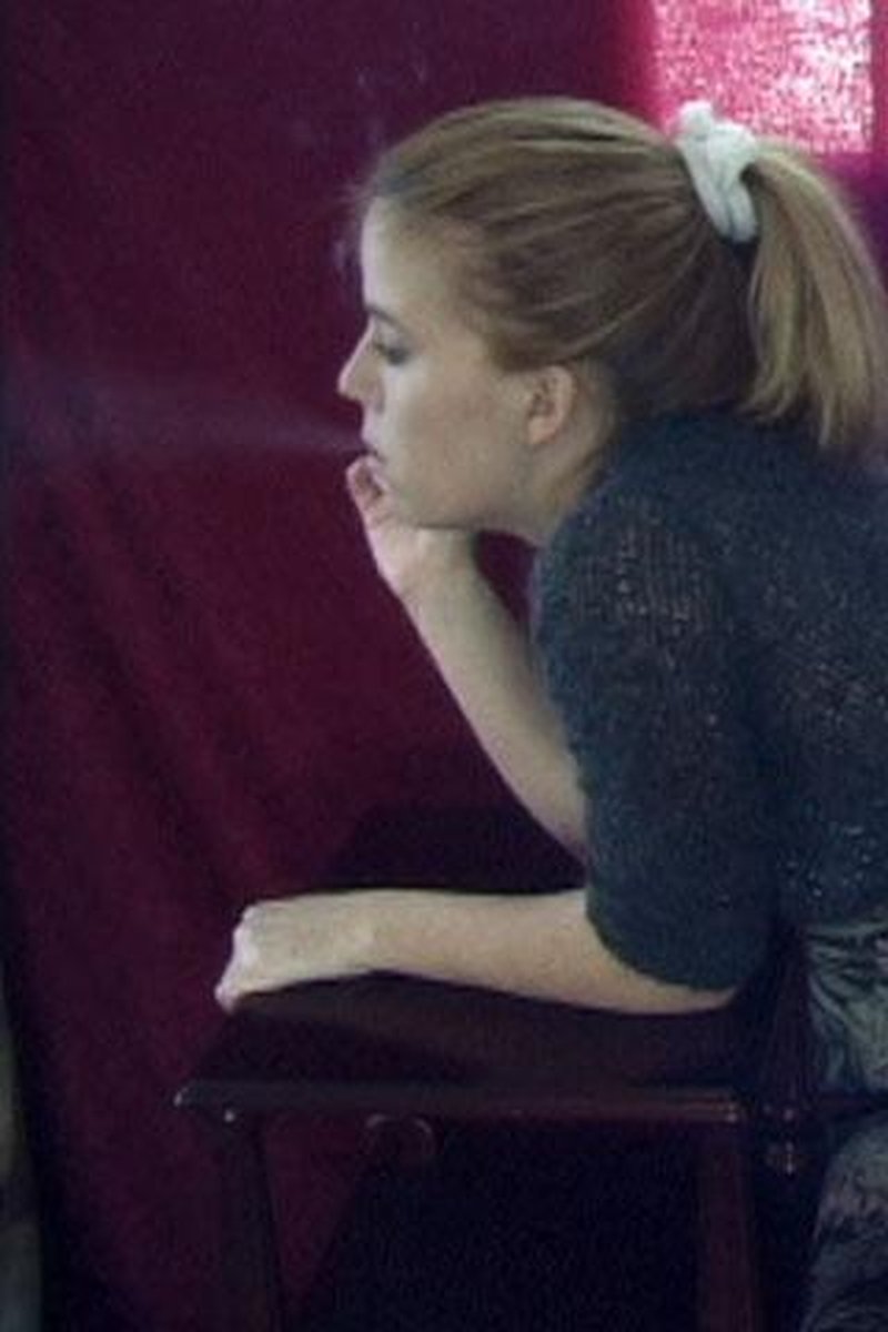 Cheryl B 2 - Screenshot 1 of 4 - Spanking