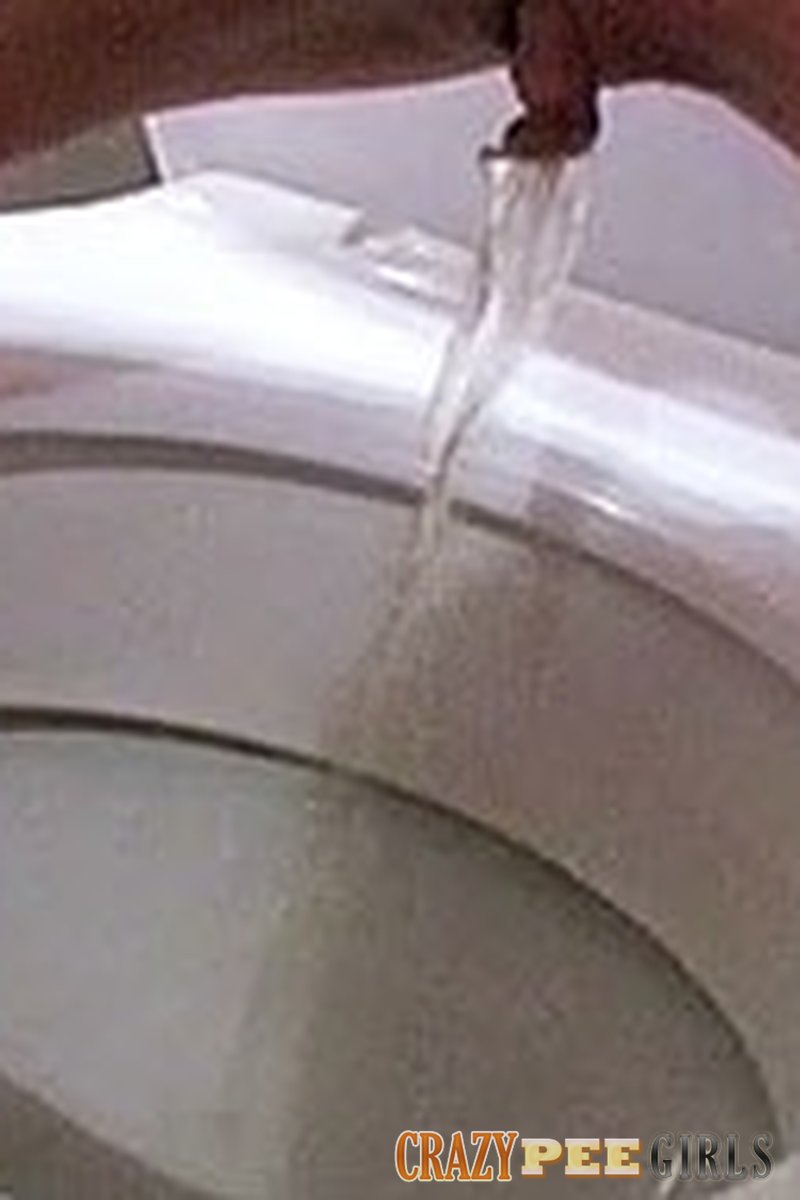 Peeing Cutie - Screenshot 1 of 4