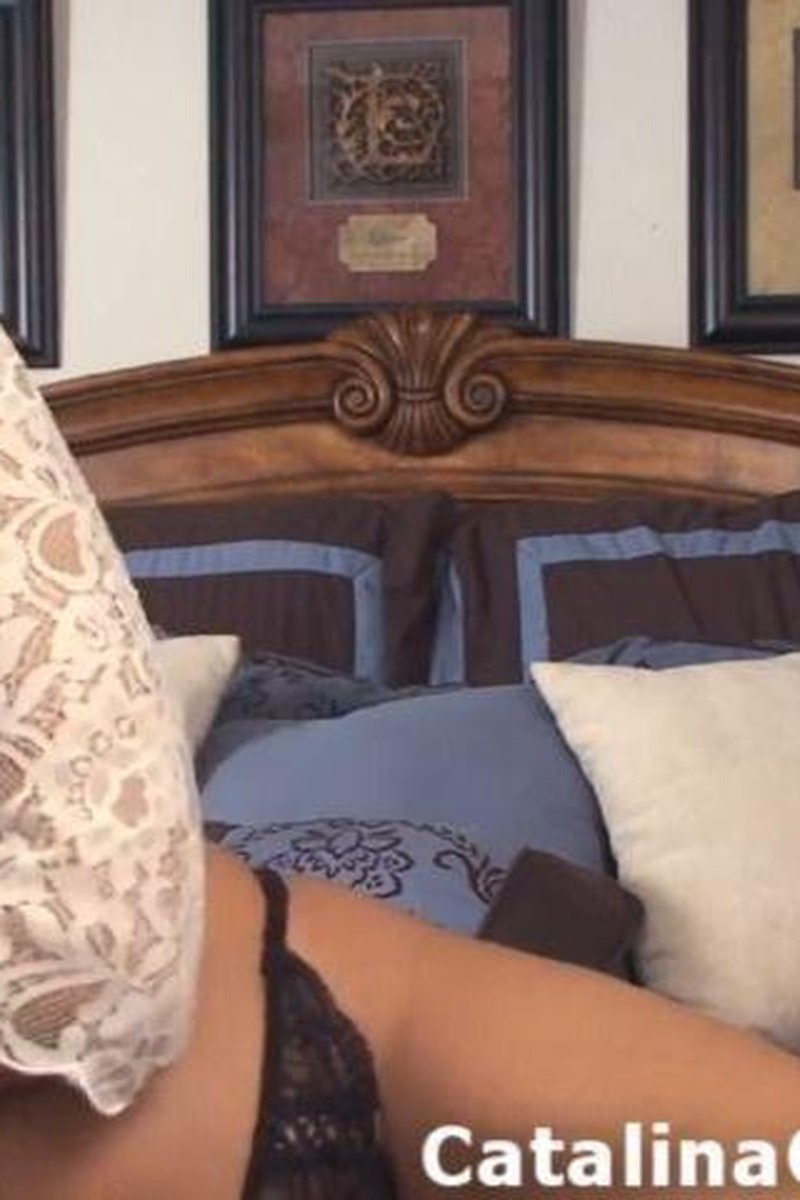 Busting Out - Screenshot 1 of 4 - Bra