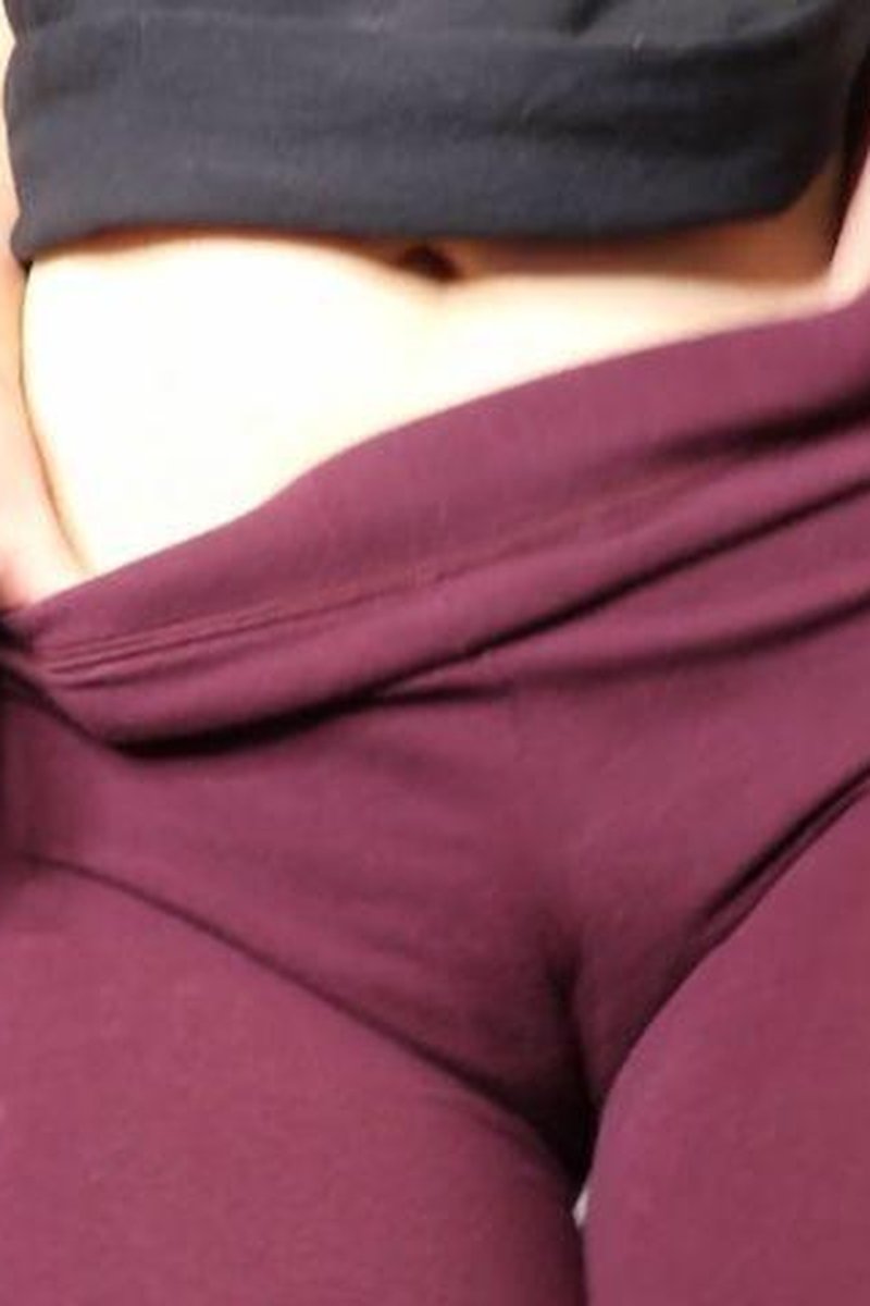 Yogapants Cameltoe - Screenshot 1 of 4 - Ass Worship