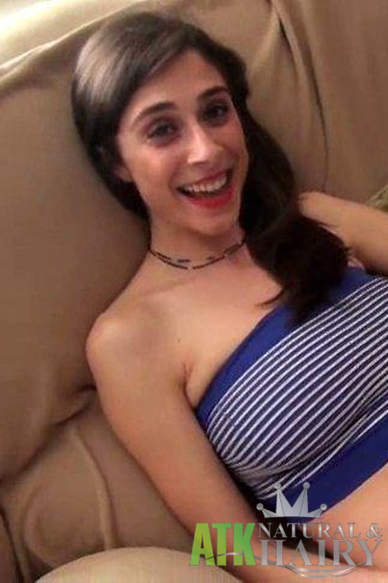 Abbey - Interview - Screenshot 1 of 4 - Abbey Abb007