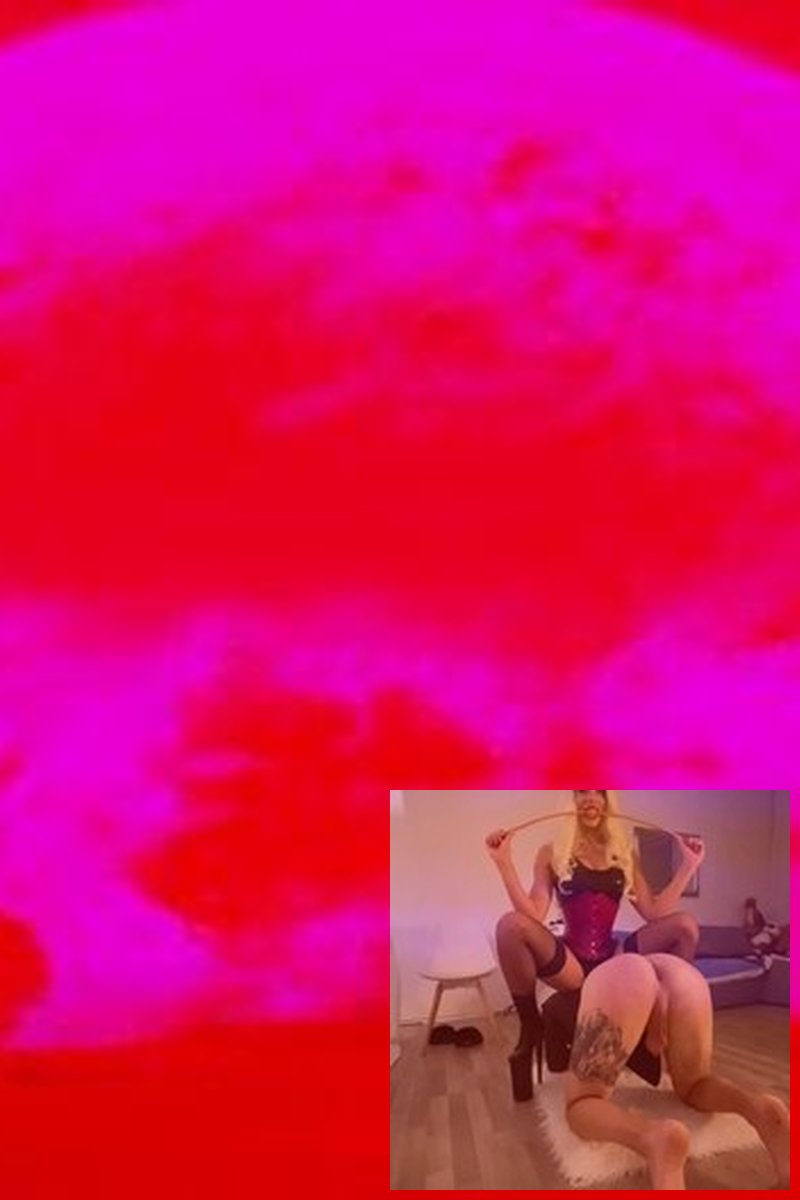 Slavena & Iside Faceslapping - Screenshot 1 of 4 - Babes