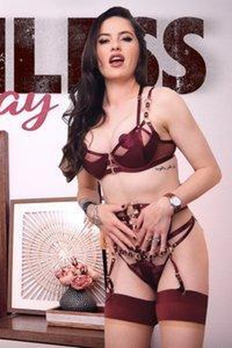 Breathless - Screenshot 1 of 4 - Addiction Fetish