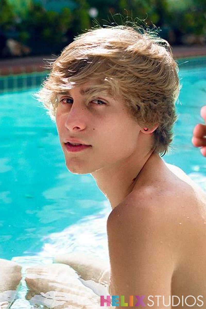Pool Boys - Screenshot 1 of 4 - American