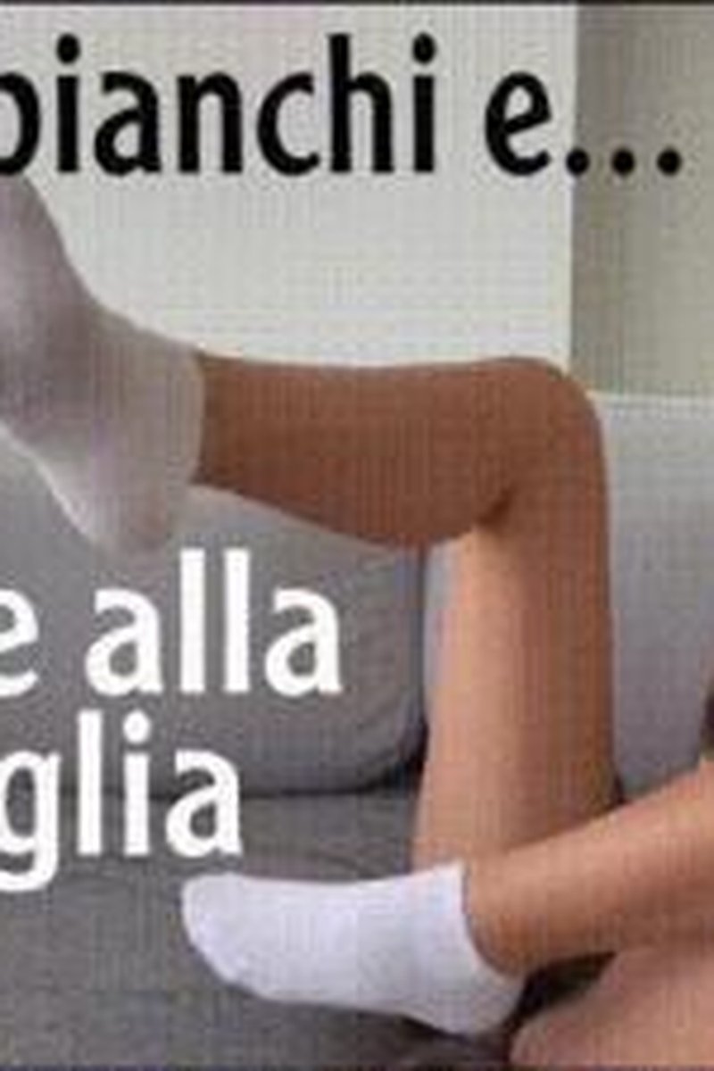 Calzini Bianchi E...Storte Alla Caviglia (Ita) - Screenshot 1 of 4 - Bondage