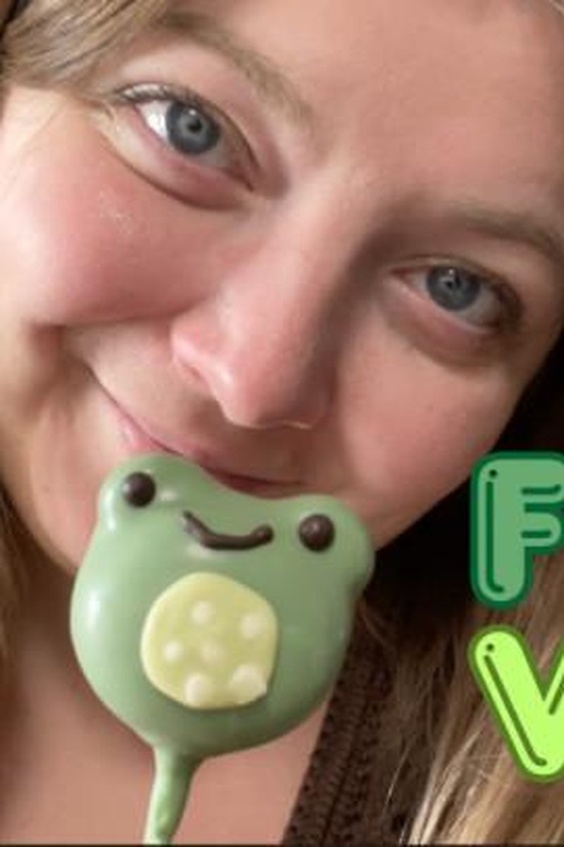 Frog Vore - Screenshot 1 of 4 - BBW
