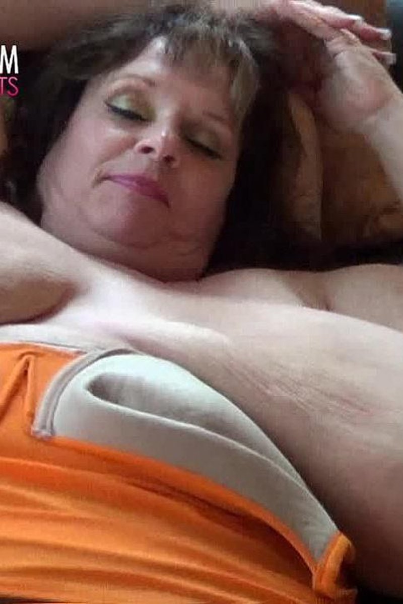 Suzie Giant Breasts Play - Screenshot 1 of 4 - Suzie Q Aka Suzie 44k