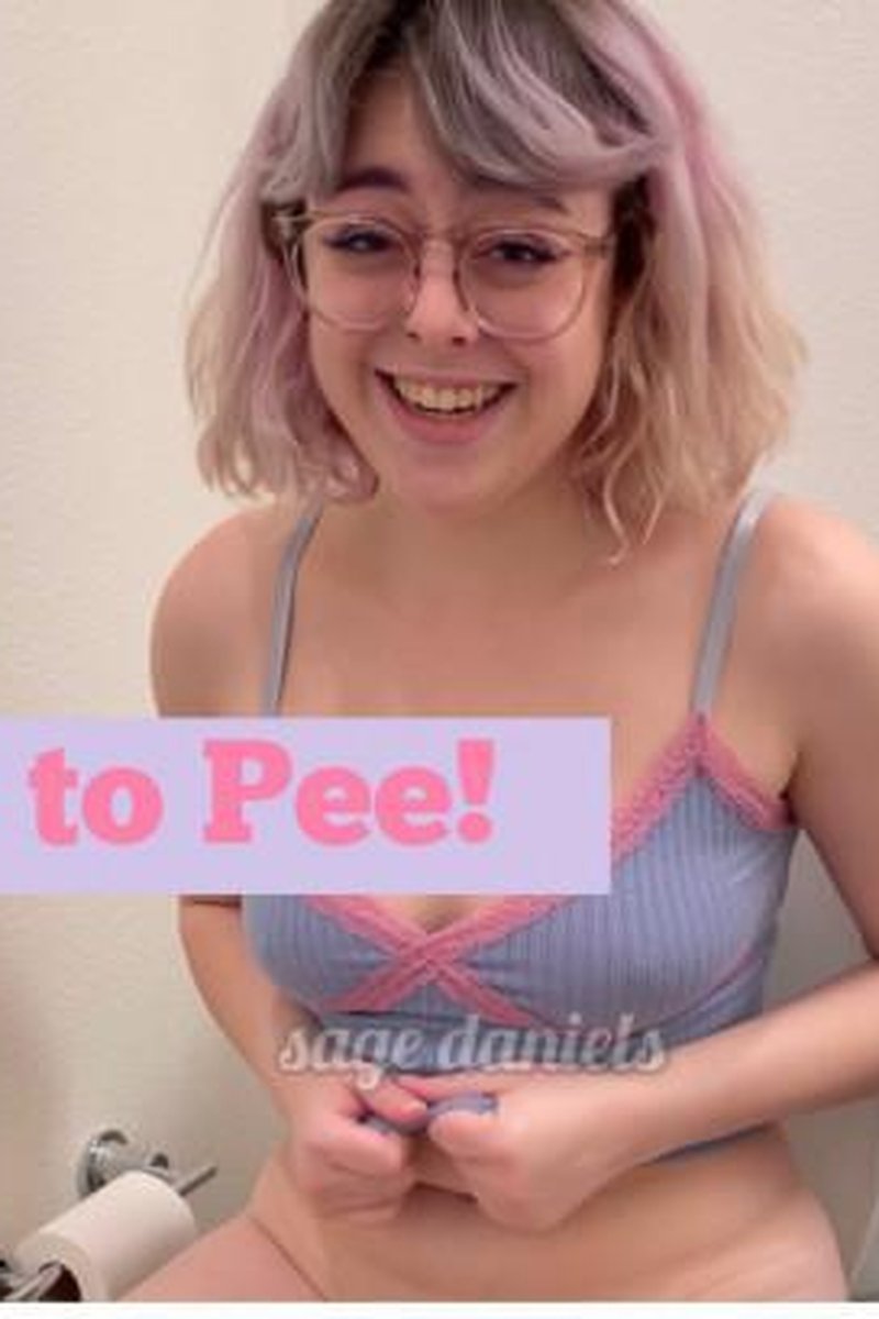 Desperate To Pee - Screenshot 1 of 4 - Desperate Pissing