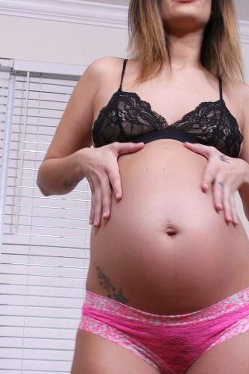 Pregnant Games - Devyn - Screenshot 1 of 4 - Edging