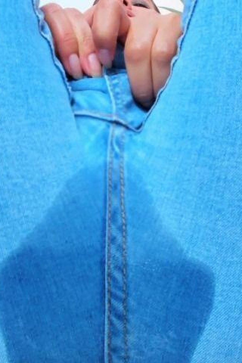 Jean Squirting - Screenshot 1 of 4 - Jeans