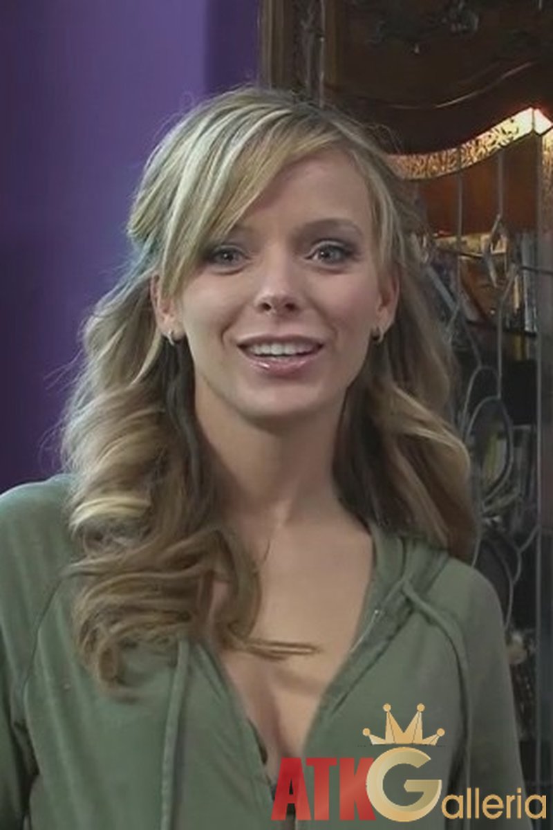 Pristine Edge - Interview - Screenshot 1 of 4 - Blond Hair