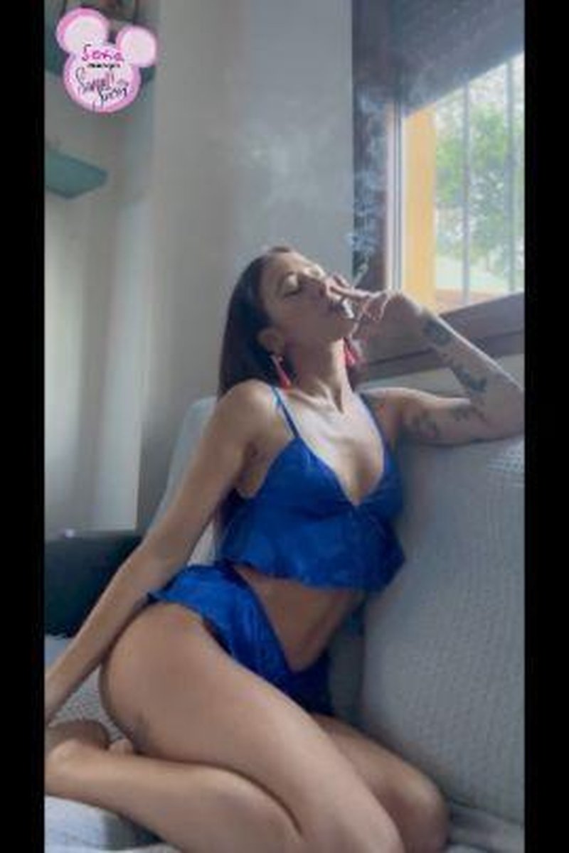 Smoking Video - Screenshot 1 of 4 - Ass Fetish