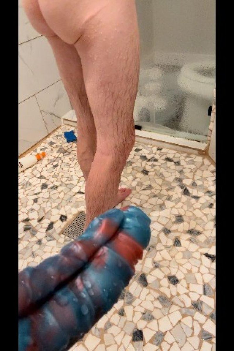 Shower Fun - Screenshot 1 of 4 - Enema