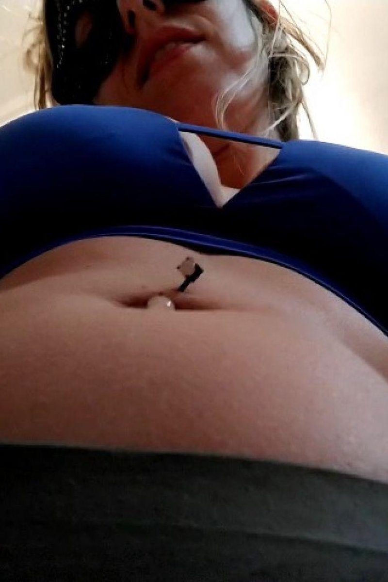 Pleasuring And Burping - Screenshot 1 of 4 - Belly Fetish