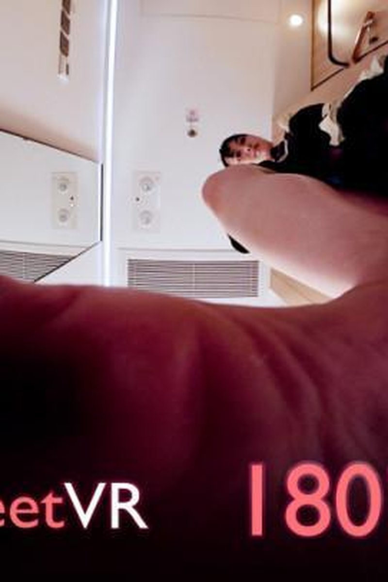 VR - Mandy MAY2023 I / Trampling - Screenshot 1 of 4 - Foot Fetish