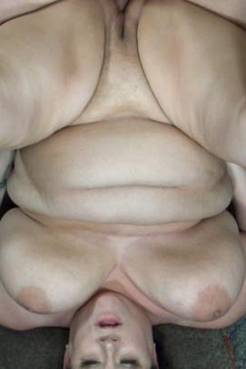 Upside Down Dicking - Screenshot 1 of 4 - BBW