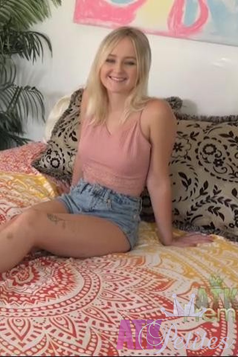 Natalia Queen - Interview - Screenshot 1 of 4 - Natalia Queen