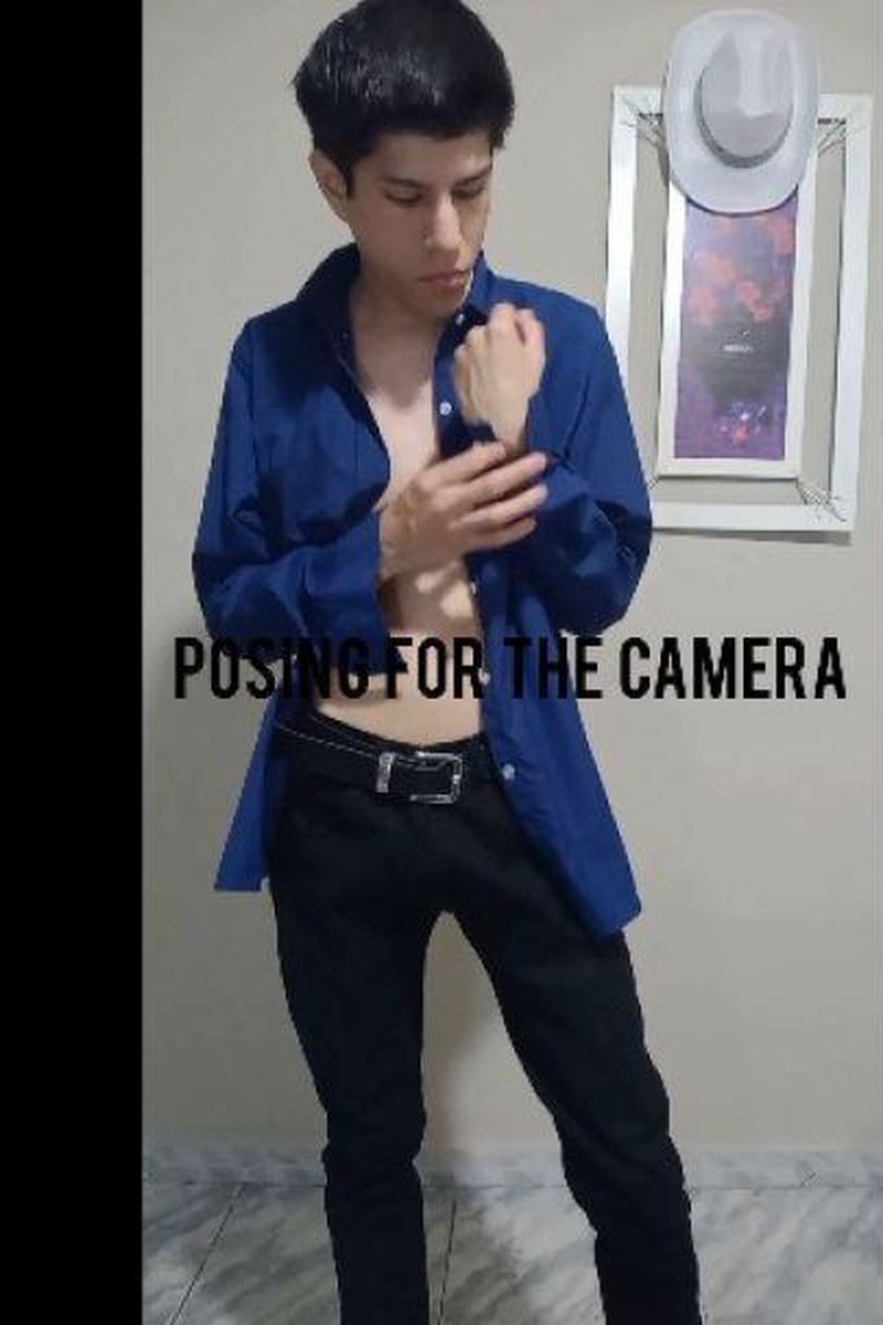 Posing For The Camera - Screenshot 1 of 4 - Homemade