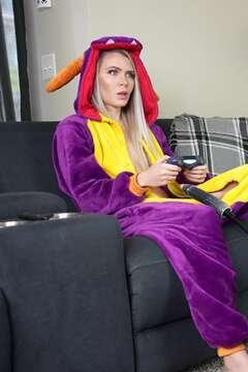 Getting Fucked While Playing Games - Screenshot 1 of 4 - Blonde Hair (Female)