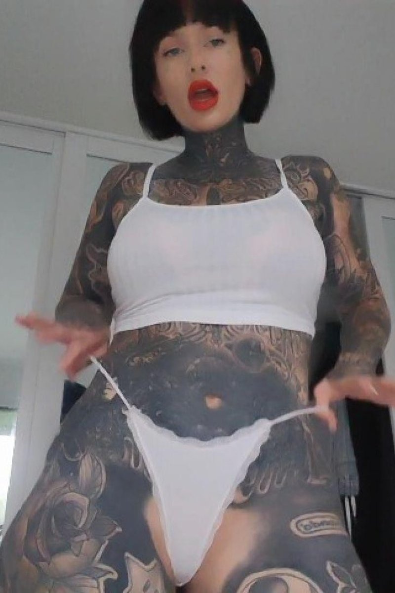 Queefing Fetish - Screenshot 1 of 4 - Melody Radford