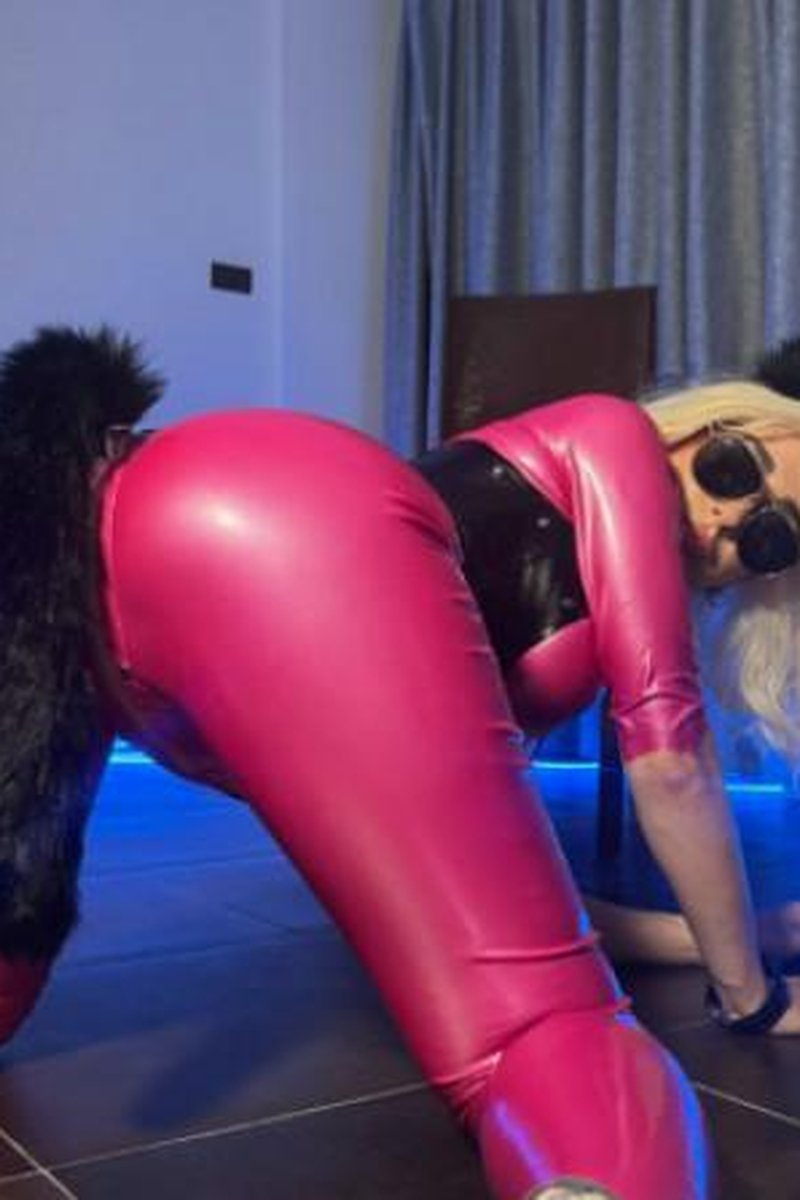 ASMR Latex Teasing - Screenshot 1 of 4 - Femdom