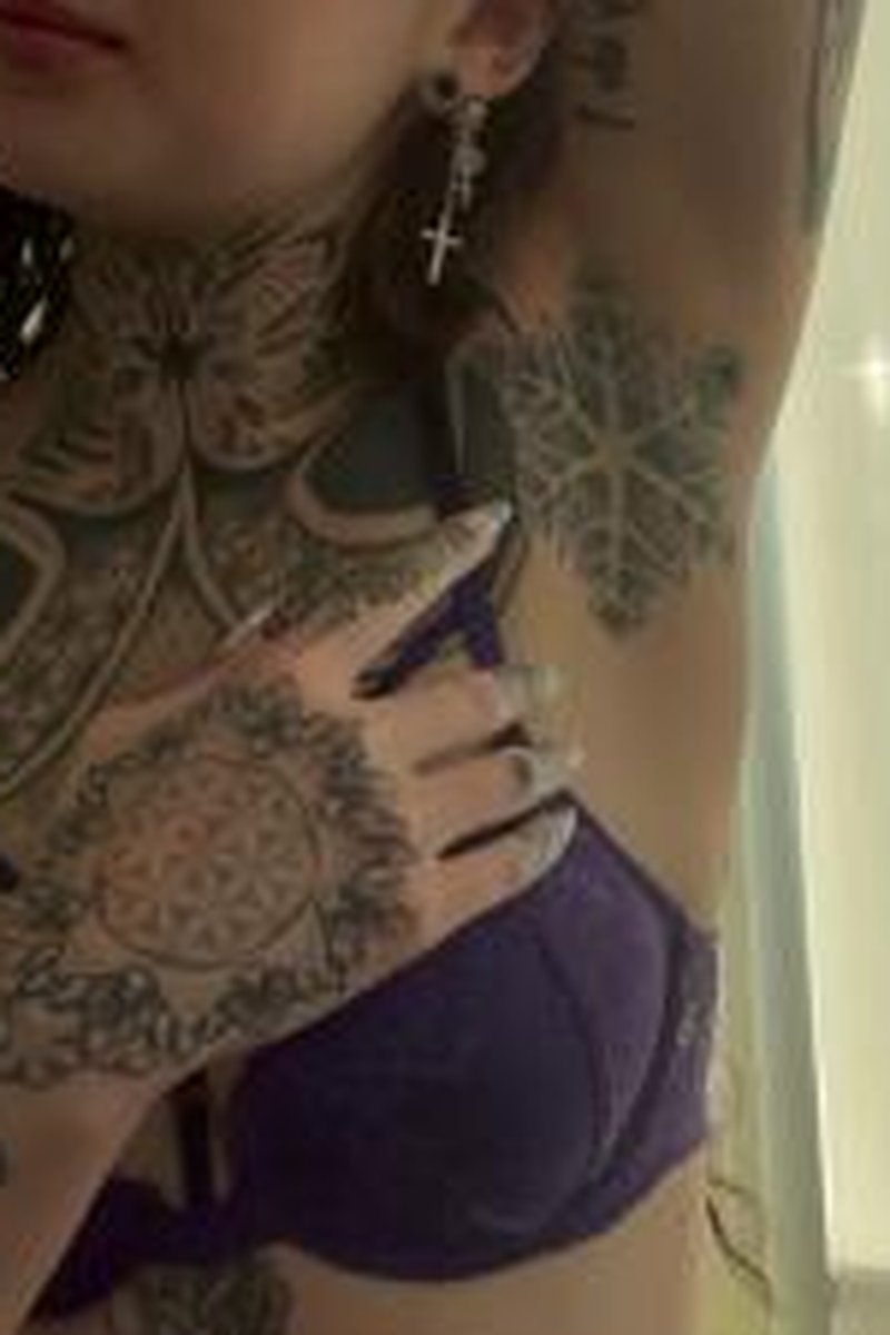 TP-iwantclipsblazedbratx-pov-armpit-worship-sniff-my-unshowered-pits-prove-you-deserve-it-mistress-mercy-rage
