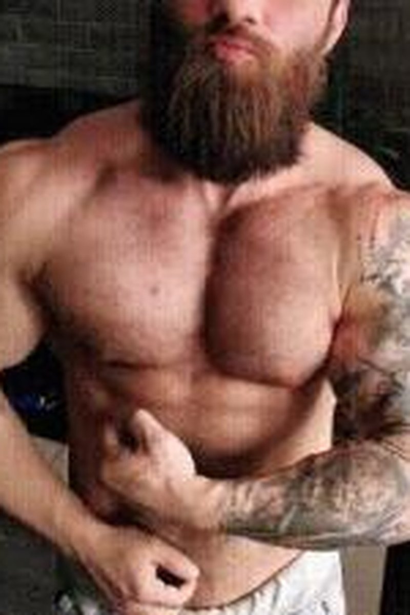 Biceps Flexing - Screenshot 1 of 4 - Bodybuilder