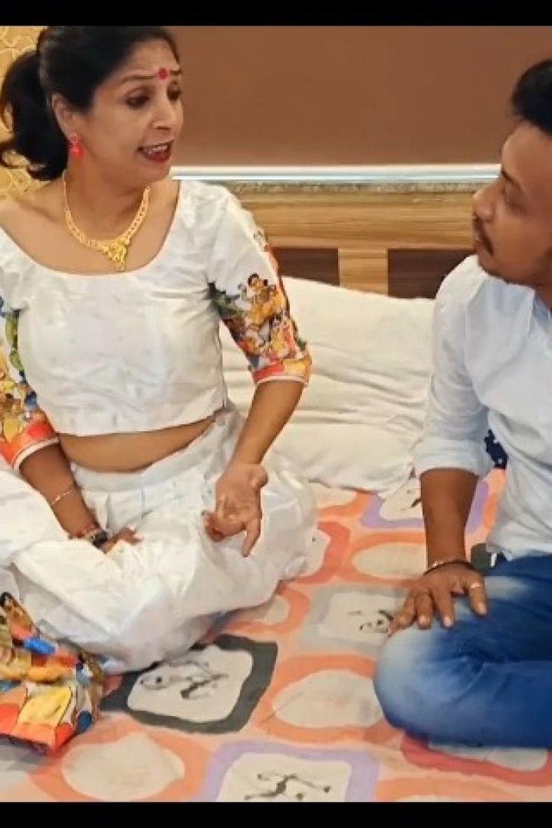 TP-manyvidsindianpunam-indian-hot-bhabhi-in-couple-sex-filmed-in-hotel