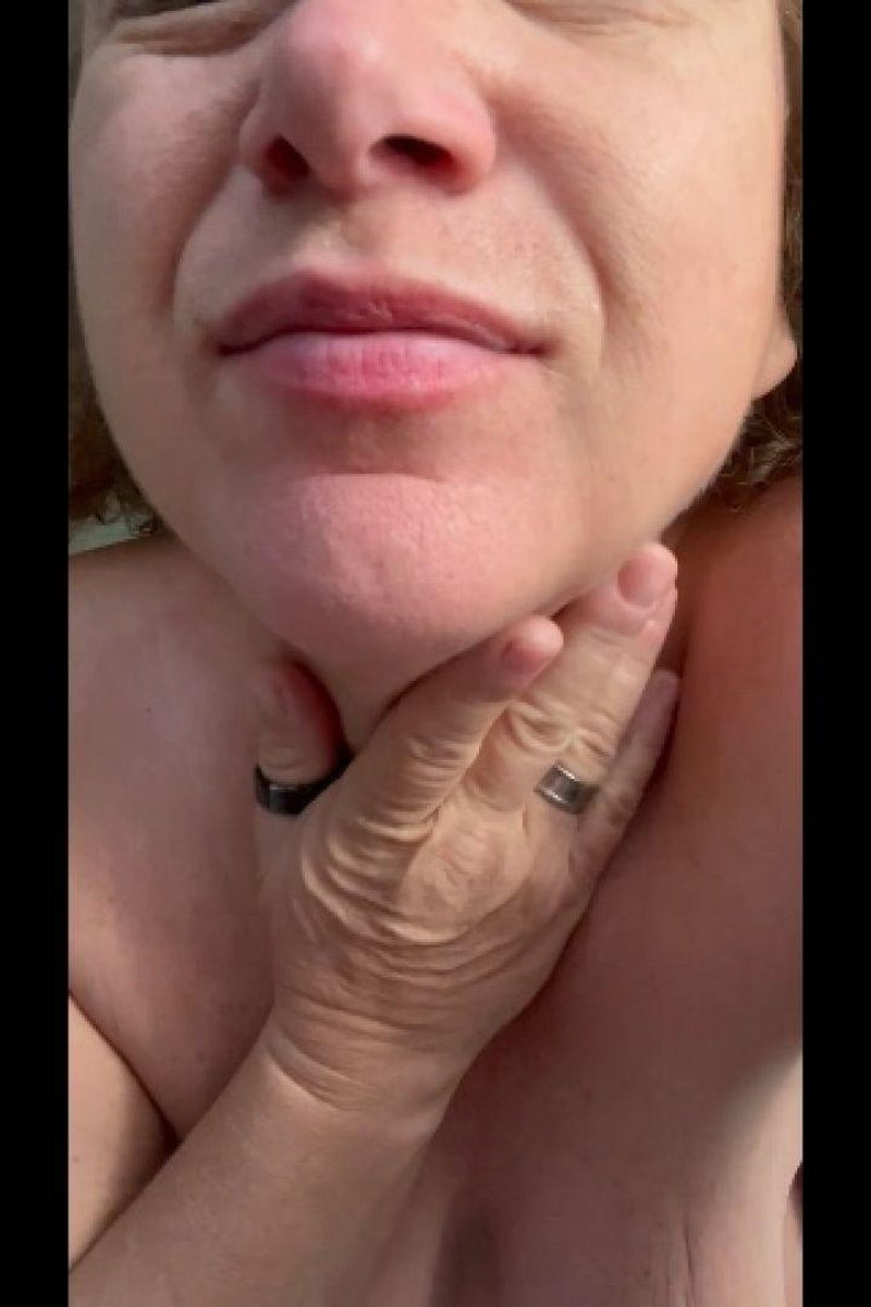 Talkative MILF - Screenshot 1 of 4 - Big Tits