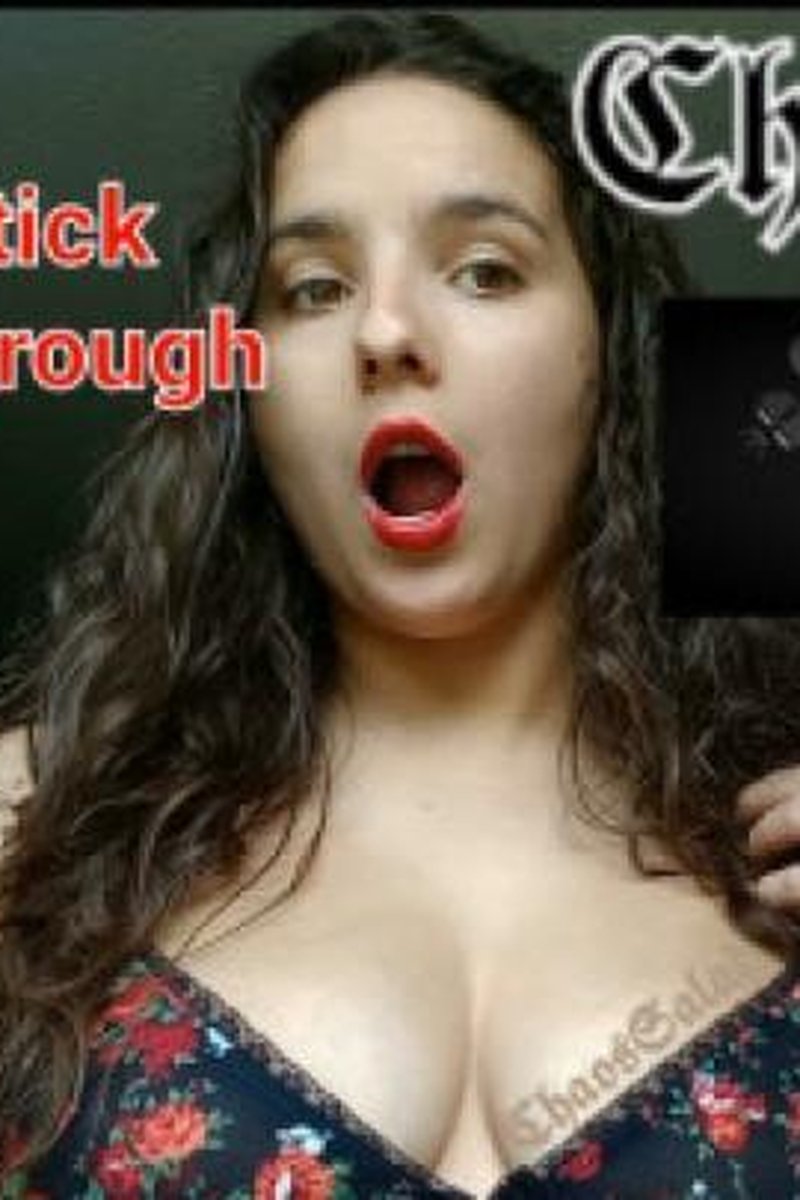 Red Lipstick - Screenshot 1 of 4 - Brown Hair