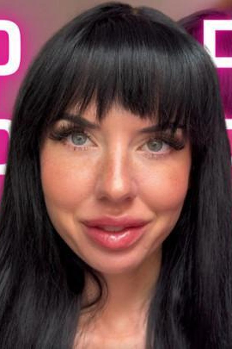 Lip Focused - Screenshot 1 of 4 - Addiction Fetish