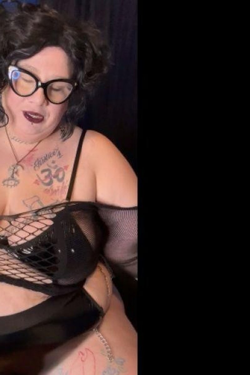 Leather JOI - Screenshot 1 of 4 - BBW