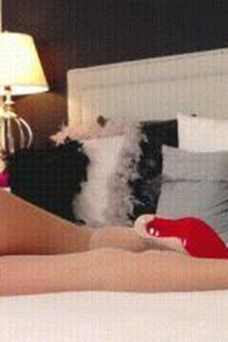 Nylon Gooner Reprogramming - Screenshot 1 of 4 - Broken