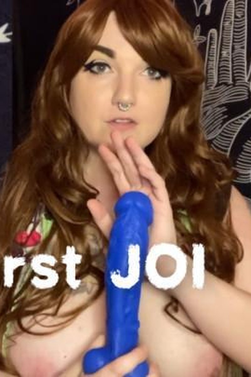 Bella's First JOI - Screenshot 1 of 4 - Amateur
